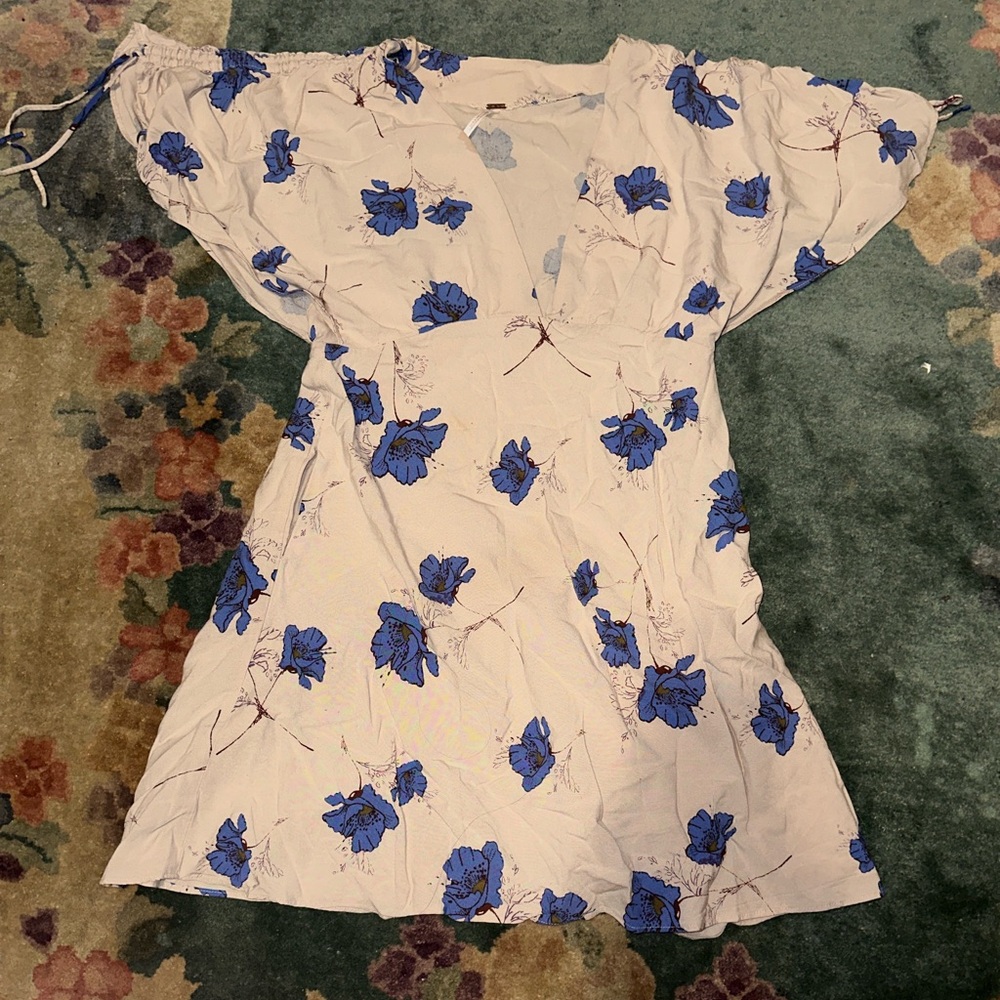 Flowy floral white dress size 0